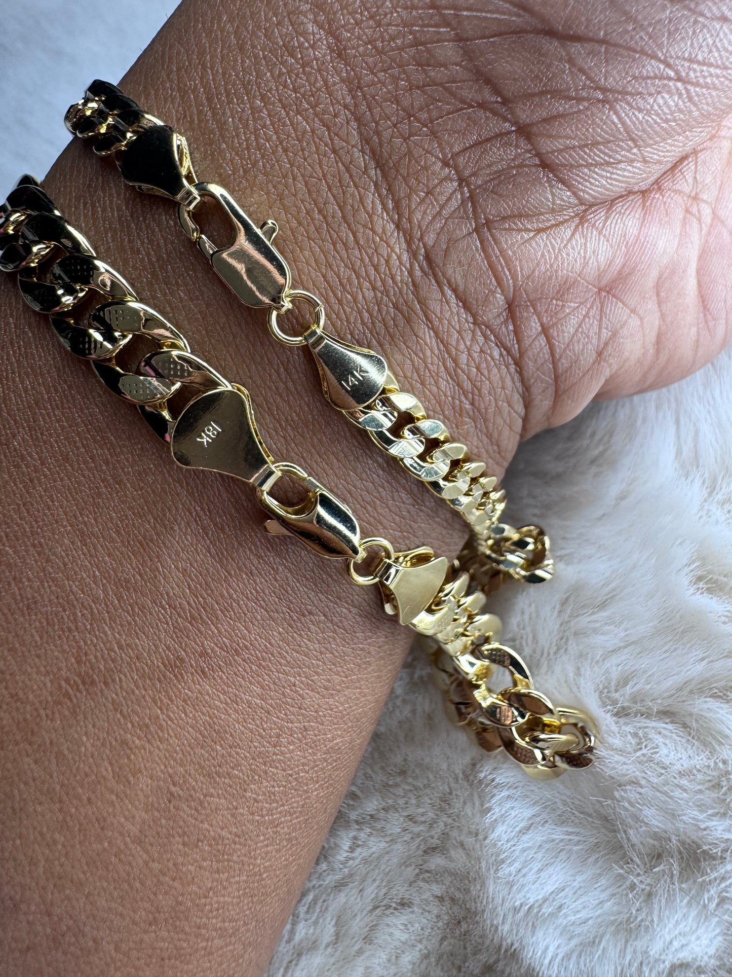 𝓒𝓤𝓑𝓐𝓝 𝓑𝓡𝓐𝓒𝓔𝓛𝓔𝓣𝓢