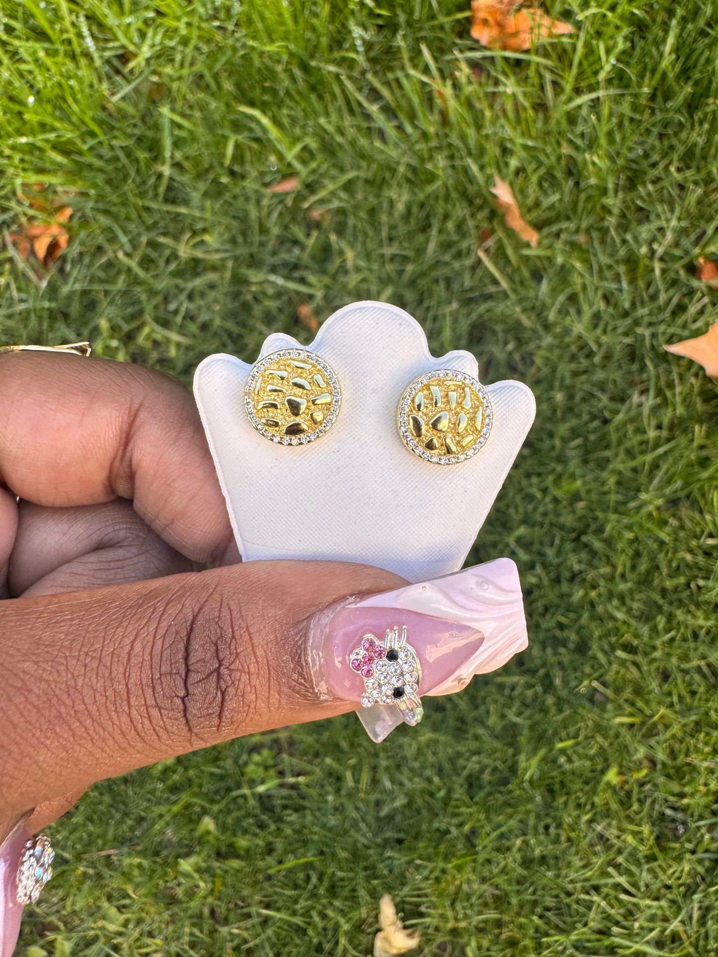 𝓒𝓘𝓡𝓒𝓛𝓔 𝓝𝓤𝓖𝓖𝓔𝓣 𝓔𝓐𝓡𝓡𝓘𝓝𝓖𝓢#2