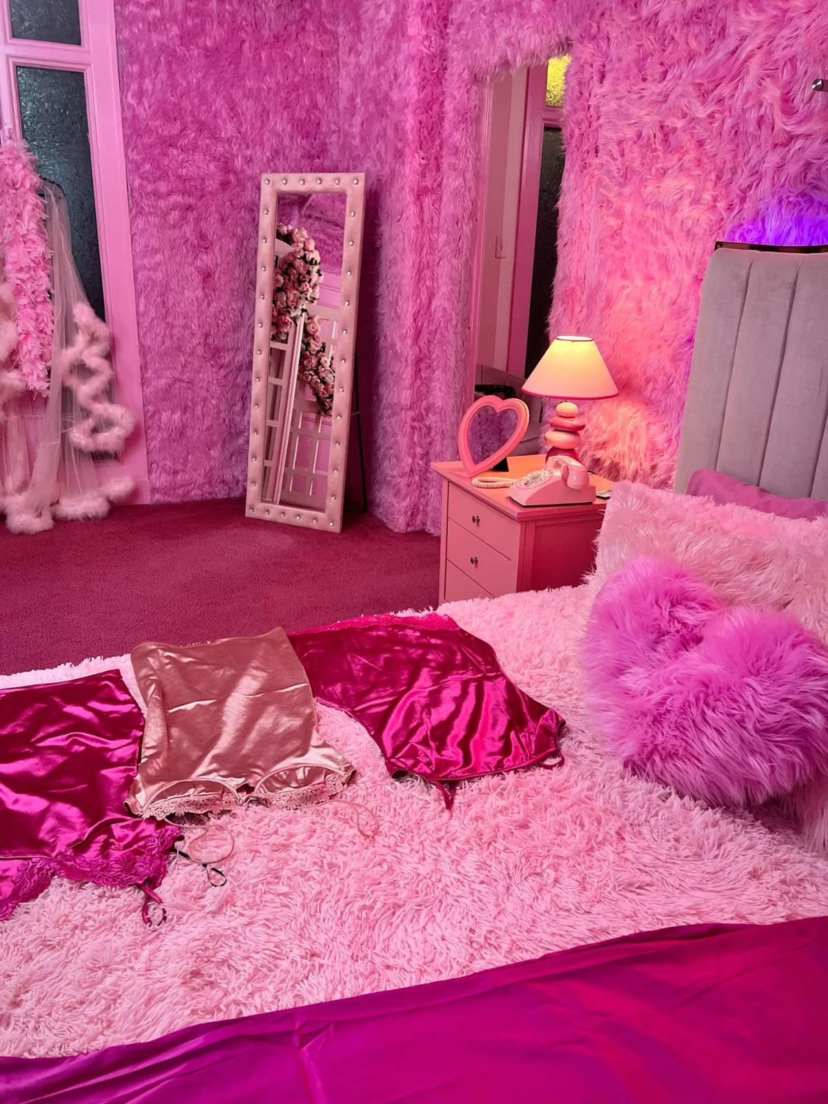 𝓓𝓞𝓛𝓛𝓗𝓞𝓤𝓢𝓔 𝓒𝓛𝓞𝓢𝓔𝓣