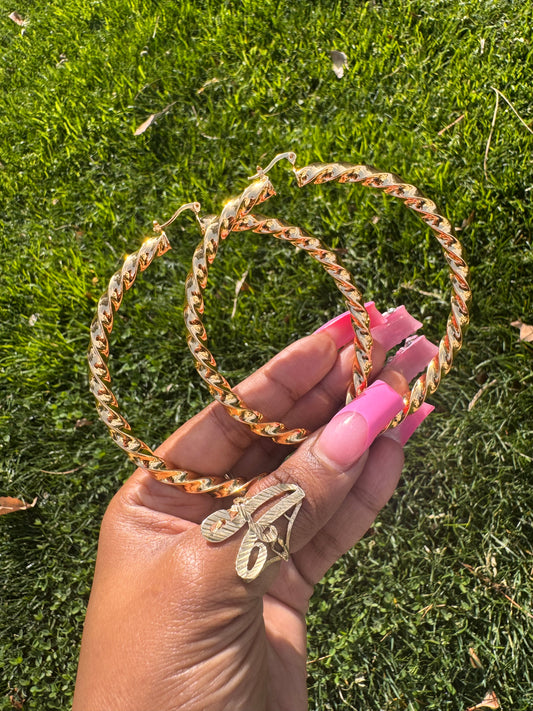 𝓘𝓣 - 𝓖𝓘𝓡𝓛 𝓣𝓦𝓘𝓢𝓣 𝓗𝓞𝓞𝓟𝓢