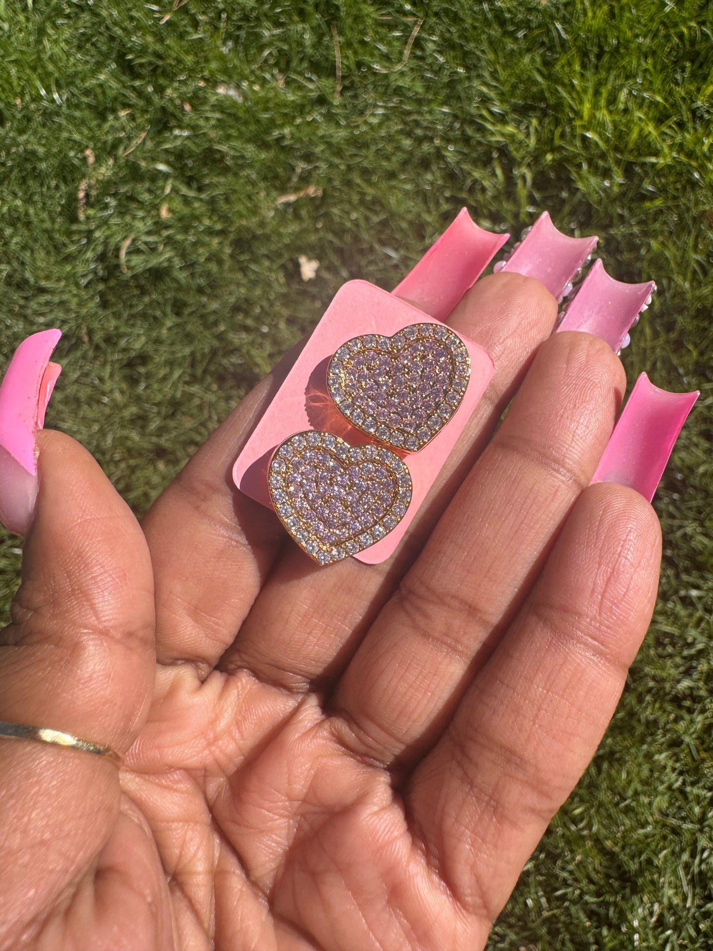 𝓗𝓔𝓐𝓡𝓣 𝓔𝓐𝓡𝓡𝓘𝓝𝓖𝓢