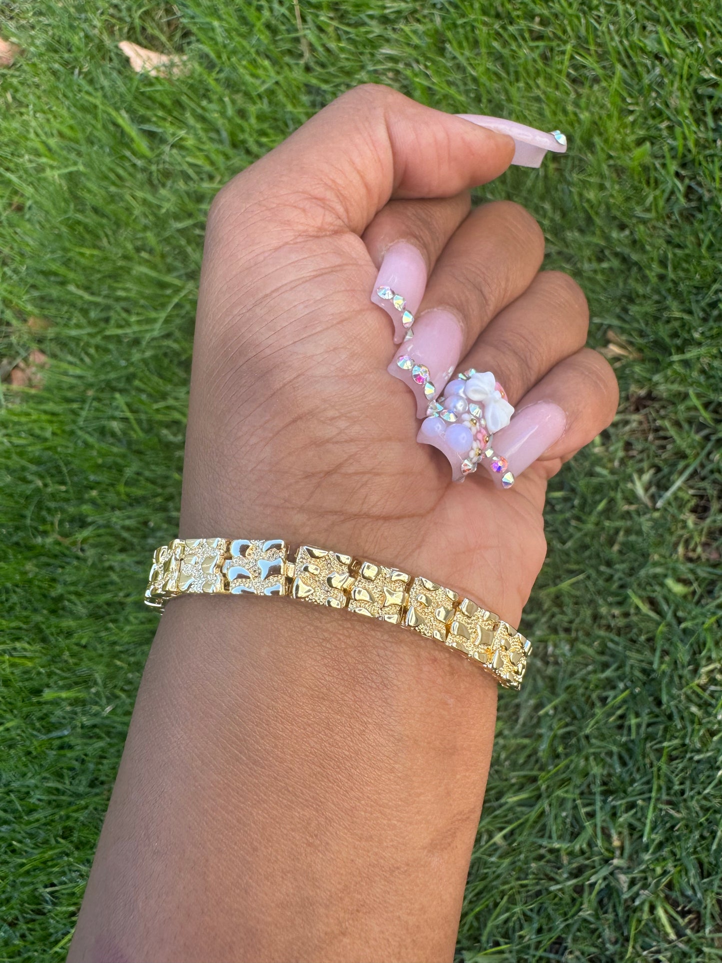 𝓢𝓠𝓤𝓐𝓡𝓔 𝓝𝓤𝓖𝓖𝓔𝓣 𝓑𝓡𝓐𝓒𝓔𝓛𝓔𝓣