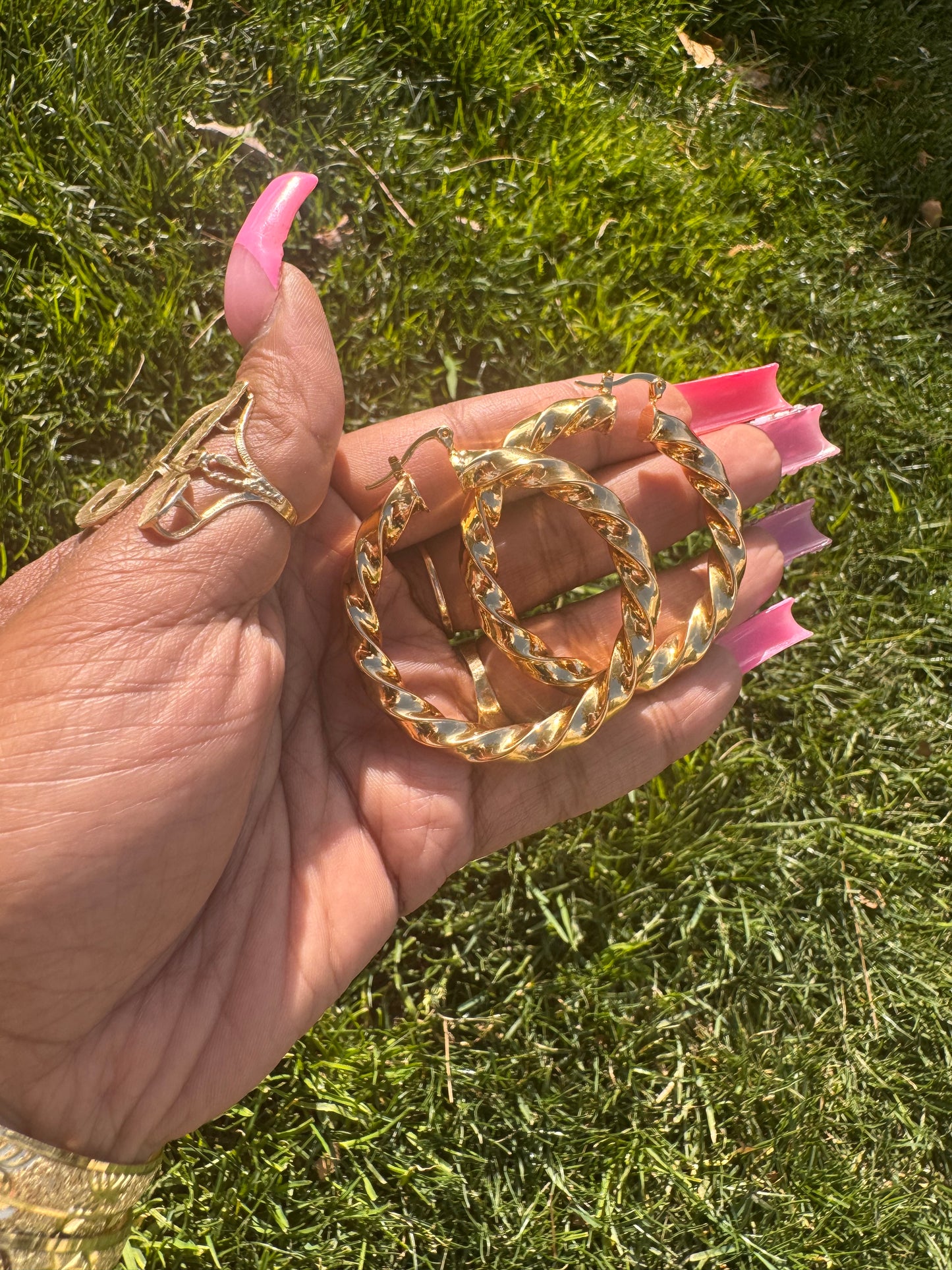 𝓘𝓣 - 𝓖𝓘𝓡𝓛 𝓣𝓦𝓘𝓢𝓣 𝓗𝓞𝓞𝓟𝓢