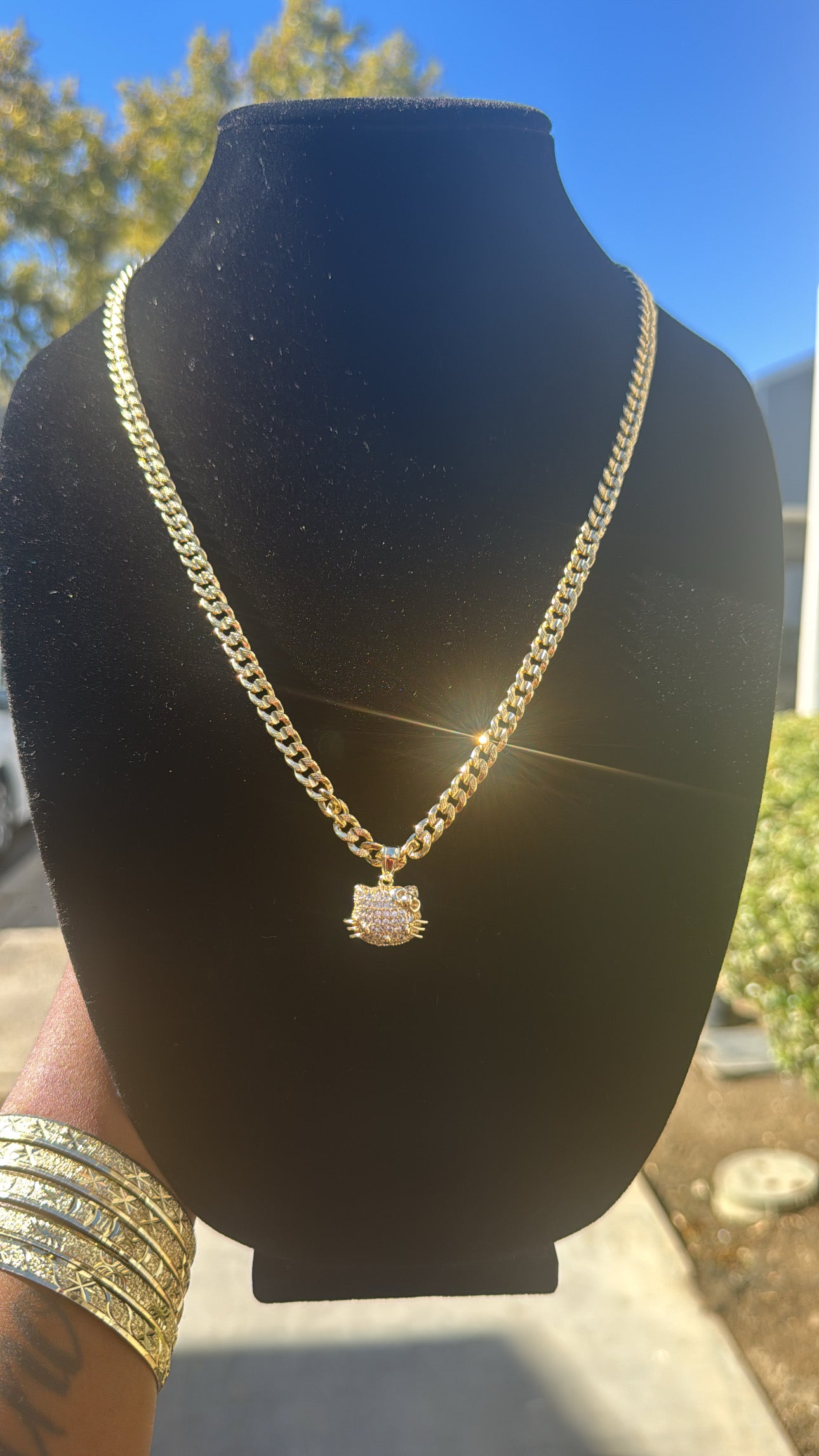 𝓒𝓤𝓑𝓐𝓝 𝓦 𝓗𝓚𝓘𝓣𝓣𝓨