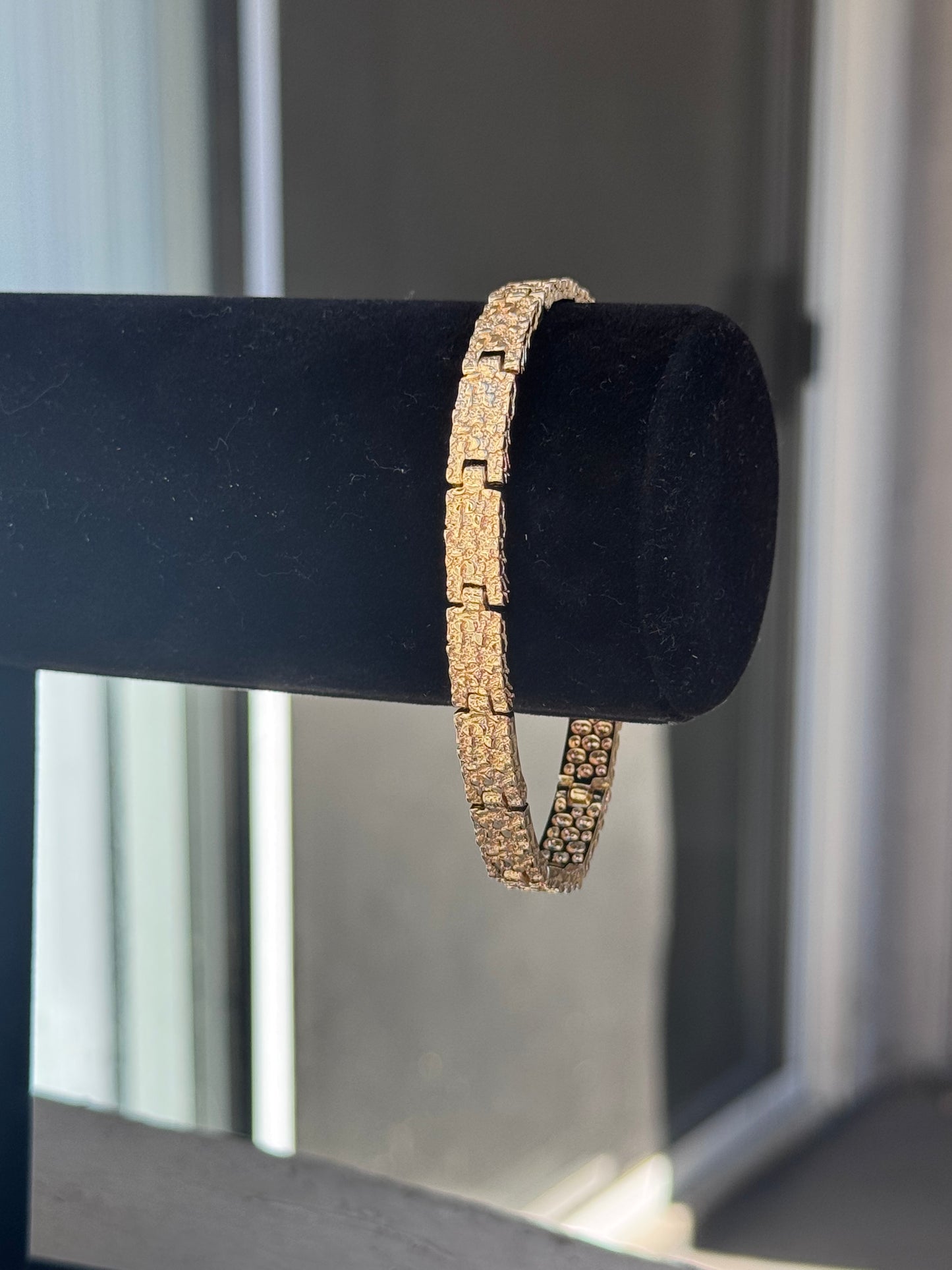 𝓢𝓠𝓤𝓐𝓡𝓔 𝓝𝓤𝓖𝓖𝓔𝓣 𝓑𝓡𝓐𝓒𝓔𝓛𝓔𝓣