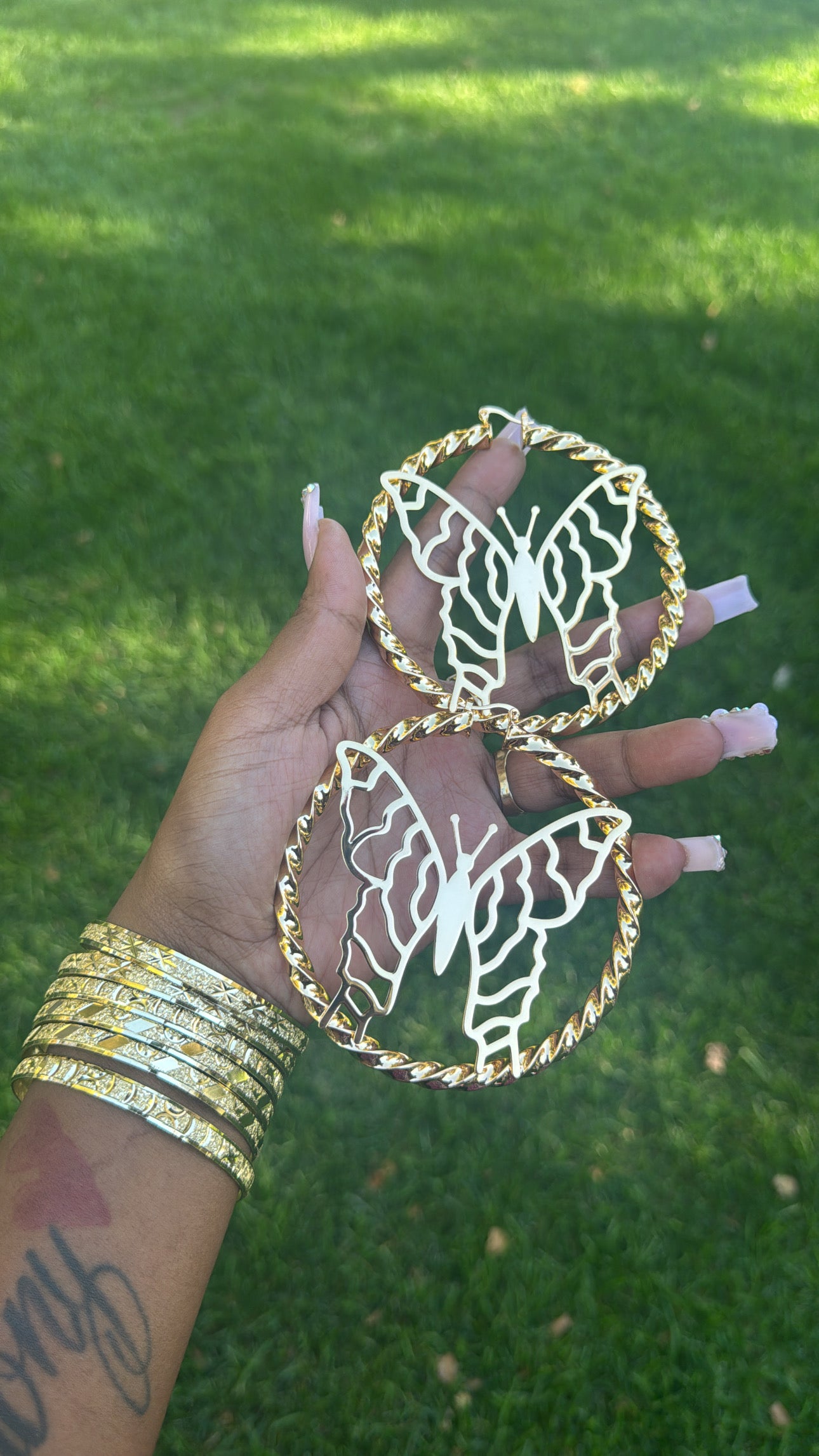 𝓞𝓝 𝓗𝓐𝓝𝓓 𝓒𝓤𝓢𝓣𝓞𝓜 𝓗𝓞𝓞𝓟𝓢