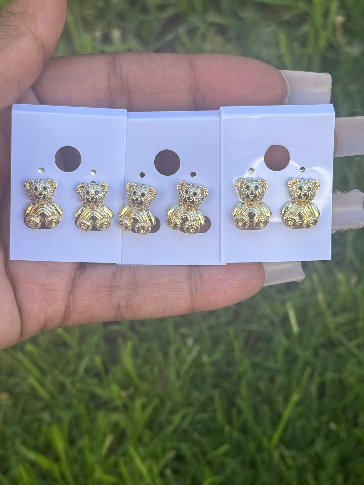 𝓣𝓔𝓓𝓓𝓨𝓑𝓔𝓐𝓡 𝓔𝓐𝓡𝓡𝓘𝓝𝓖𝓢