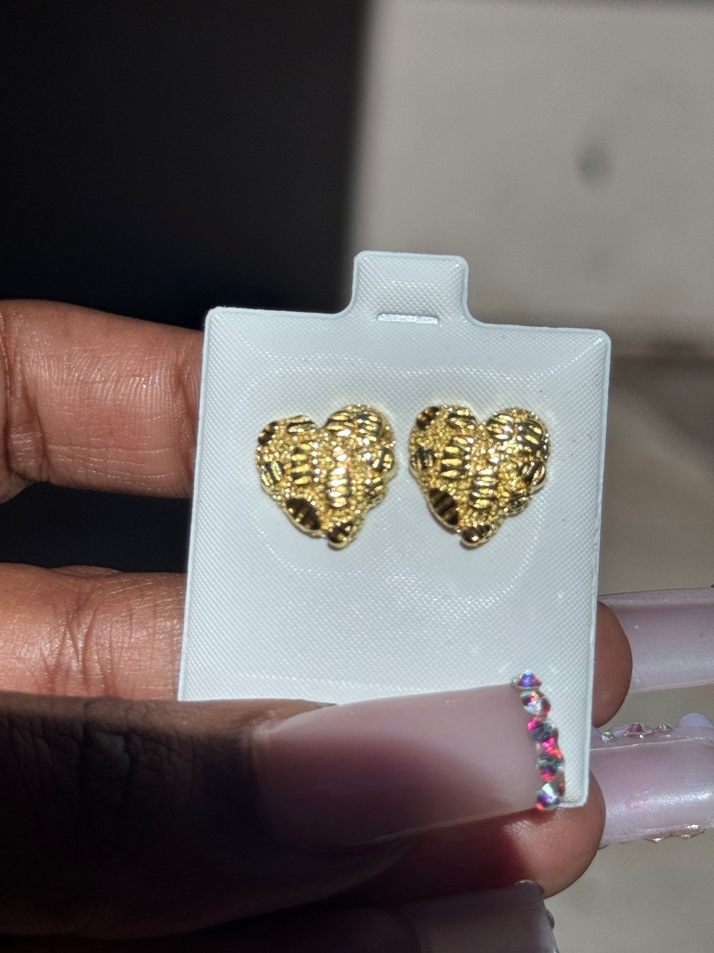 𝓗𝓔𝓐𝓡𝓣 𝓝𝓤𝓖𝓖𝓔𝓣 𝓔𝓐𝓡𝓡𝓘𝓝𝓖𝓢