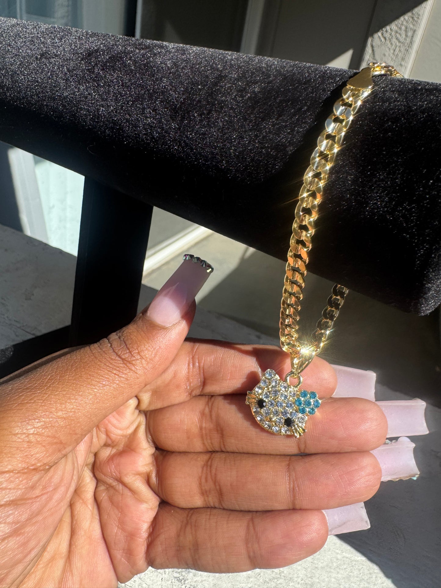 𝓒𝓤𝓑𝓐𝓝 𝓛𝓘𝓝𝓚 𝓑𝓡𝓐𝓒𝓔𝓛𝓔𝓣 𝓦 𝓒𝓗𝓐𝓡𝓜