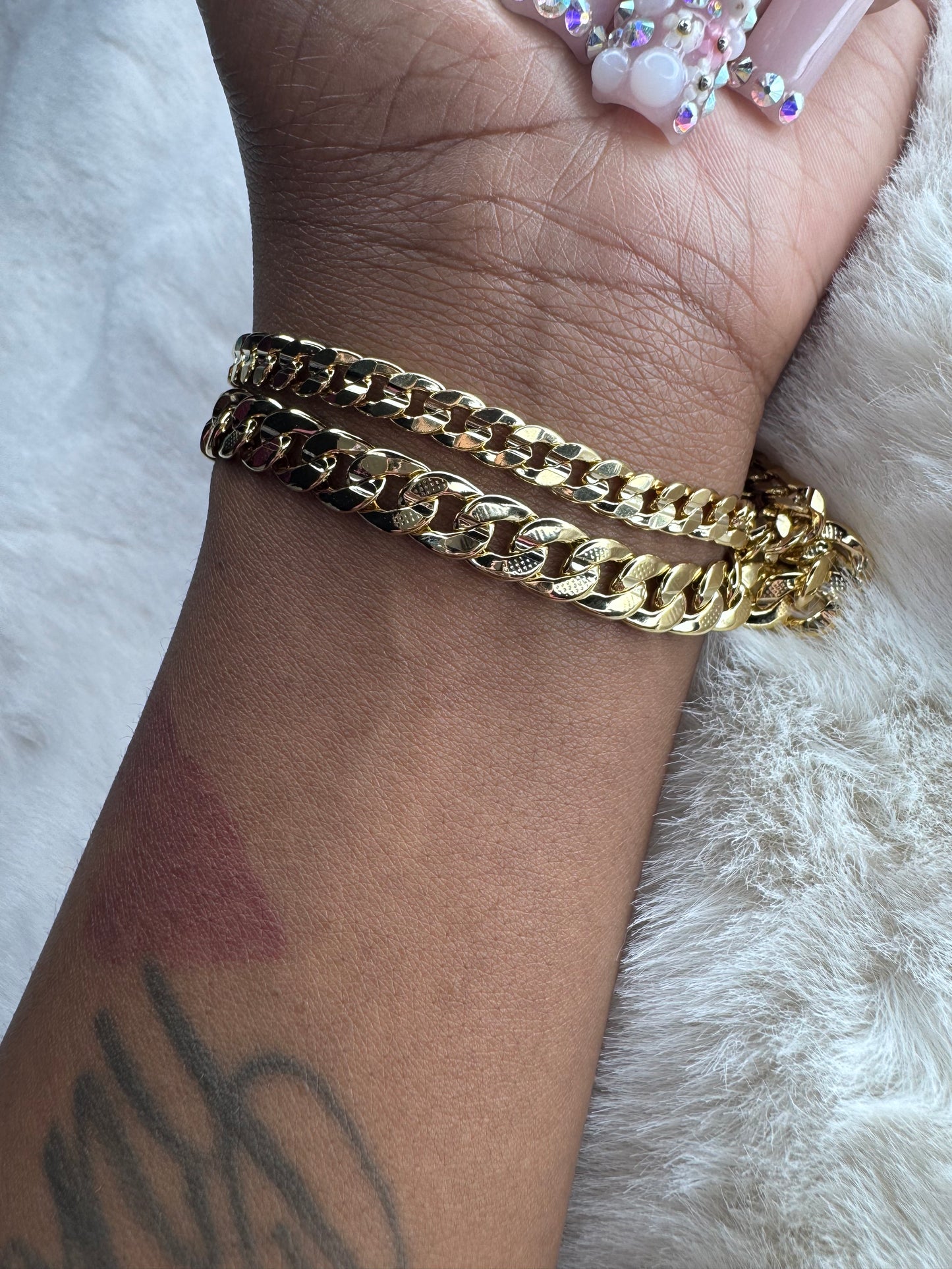 𝓒𝓤𝓑𝓐𝓝 𝓑𝓡𝓐𝓒𝓔𝓛𝓔𝓣𝓢