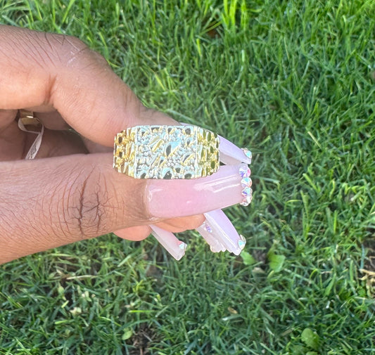 𝓜𝓐𝓛𝓔 𝓝𝓤𝓖𝓖𝓔𝓣 𝓡𝓘𝓝𝓖