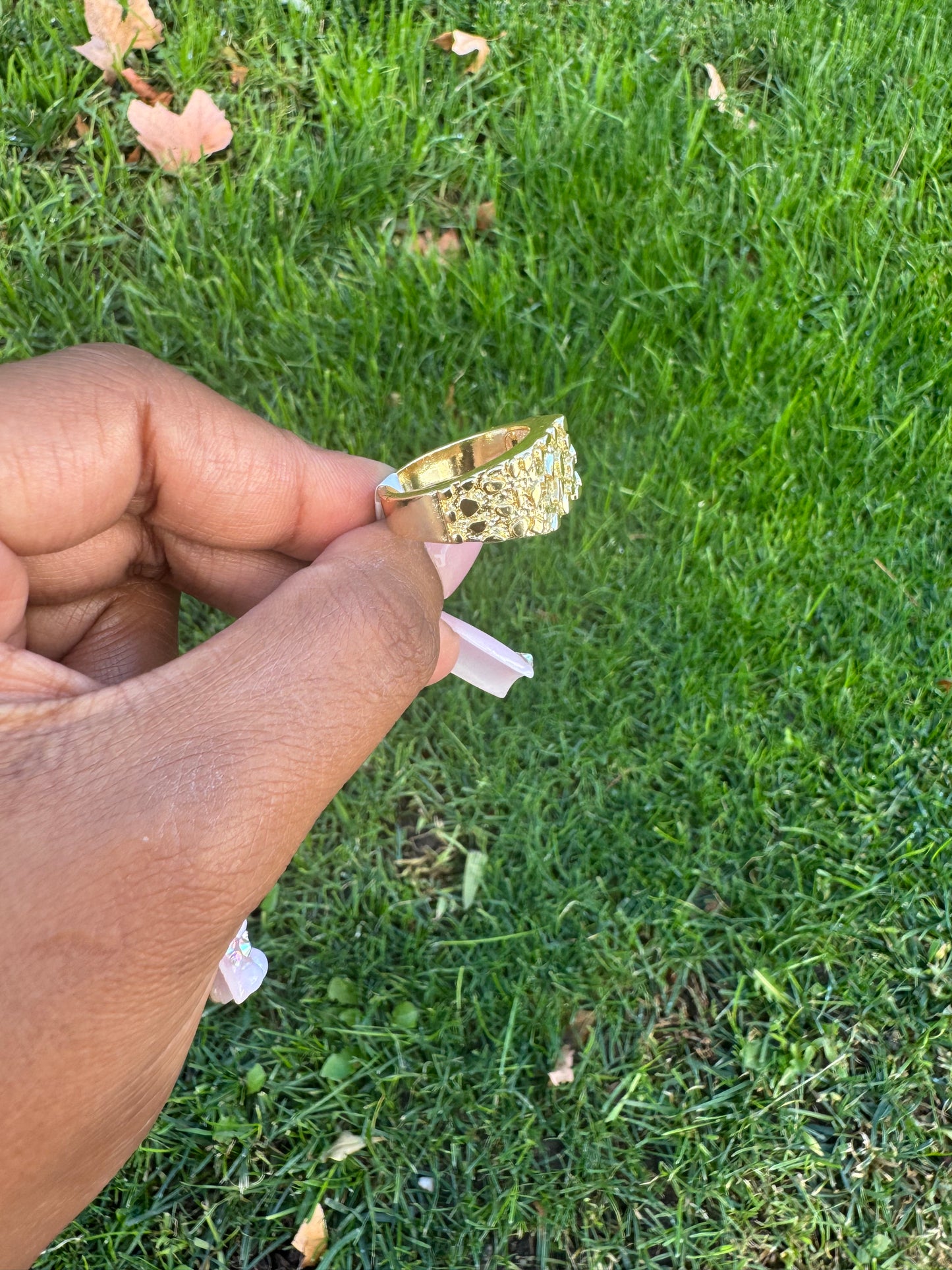 𝓜𝓐𝓛𝓔 𝓝𝓤𝓖𝓖𝓔𝓣 𝓡𝓘𝓝𝓖