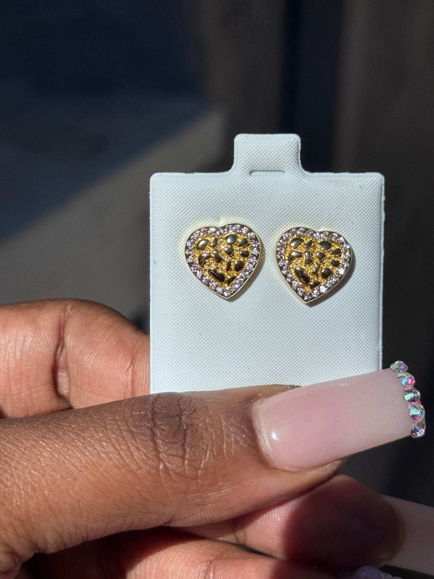 𝓗𝓔𝓐𝓡𝓣 𝓝𝓤𝓖𝓖𝓔𝓣 𝓔𝓐𝓡𝓡𝓘𝓝𝓖𝓢