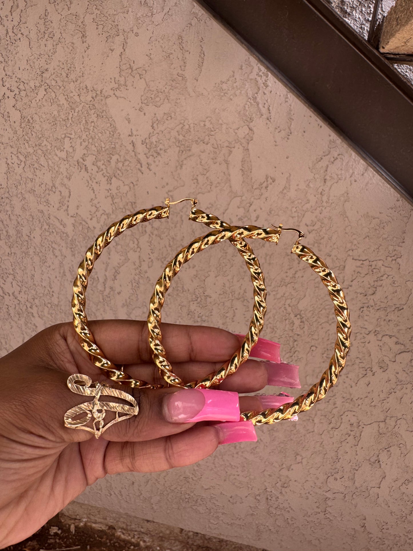 𝓘𝓣 - 𝓖𝓘𝓡𝓛 𝓣𝓦𝓘𝓢𝓣 𝓗𝓞𝓞𝓟𝓢