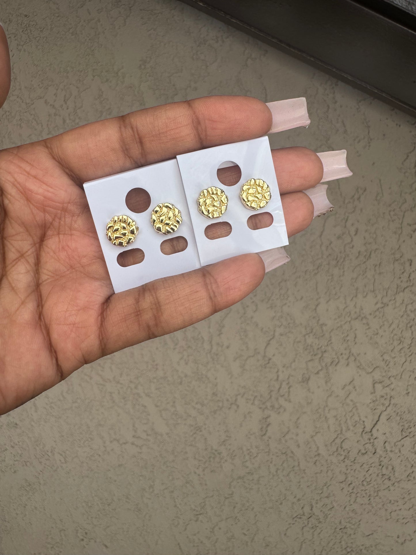 𝓝𝓤𝓖𝓖𝓔𝓣 𝓔𝓐𝓡𝓡𝓘𝓝𝓖𝓢