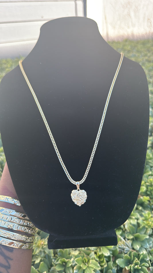 𝓕𝓡𝓐𝓝𝓒𝓞 𝓦 𝓝𝓤𝓖𝓖𝓔𝓣 𝓗𝓔𝓐𝓡𝓣