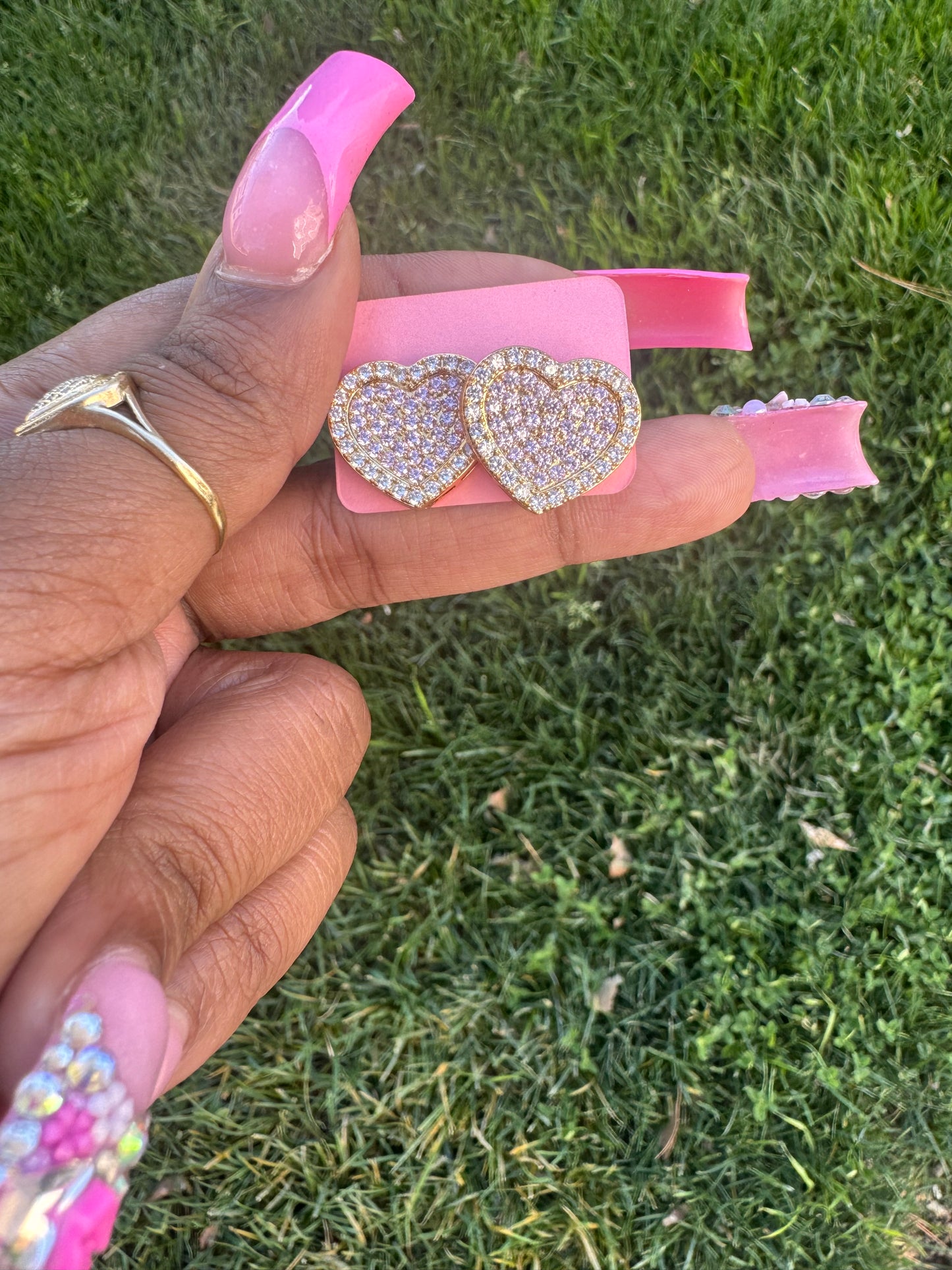 𝓗𝓔𝓐𝓡𝓣 𝓔𝓐𝓡𝓡𝓘𝓝𝓖𝓢