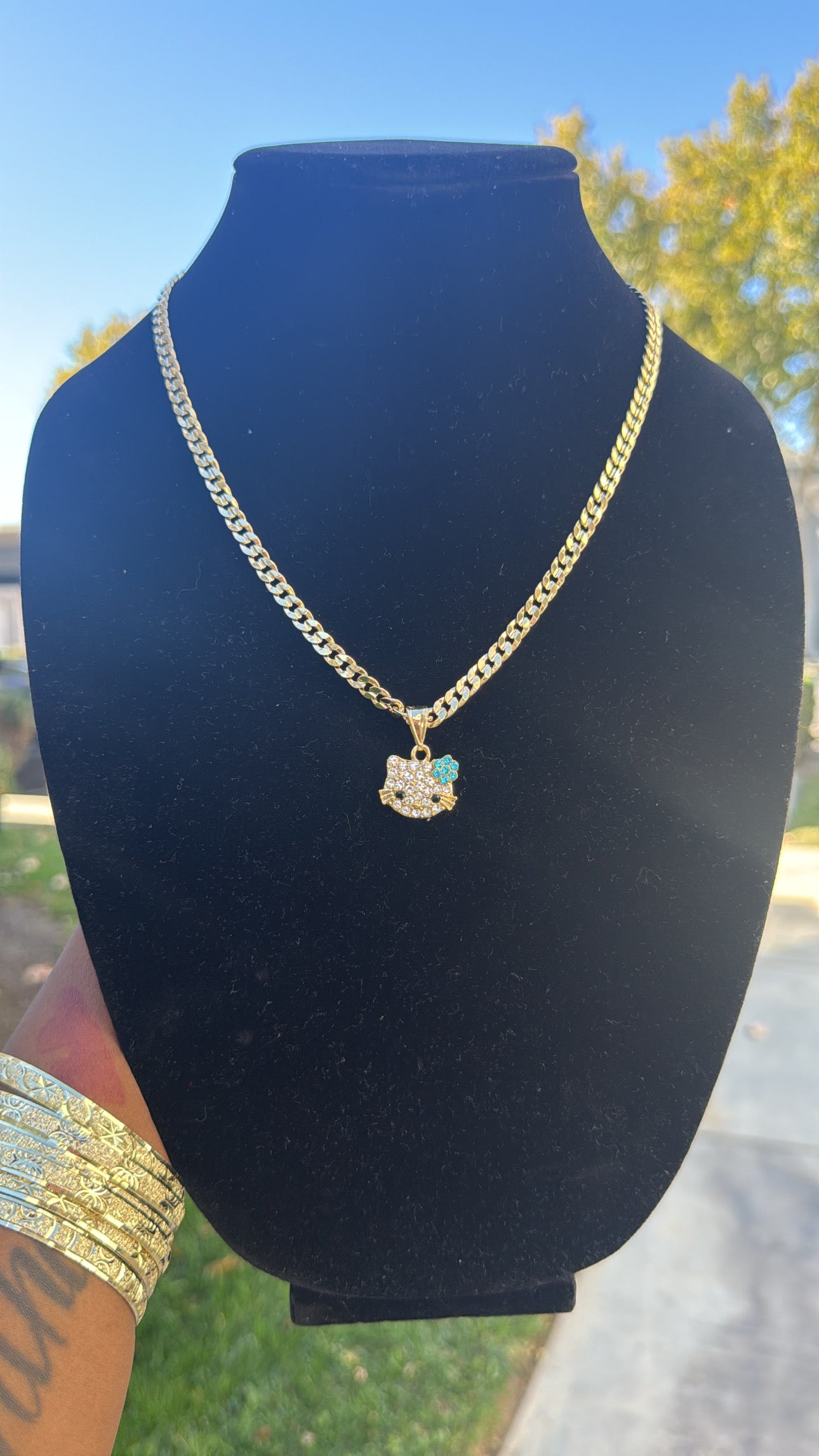 𝓜𝓔𝓓𝓘𝓤𝓜 𝓒𝓤𝓑𝓐𝓝 𝓛𝓘𝓝𝓚 𝓦 𝓗𝓔𝓛𝓛𝓞 𝓚𝓘𝓣𝓣𝓨