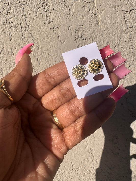 𝓜𝓔𝓝 𝓝𝓤𝓖𝓖𝓔𝓣 𝓔𝓐𝓡𝓡𝓘𝓝𝓖𝓢