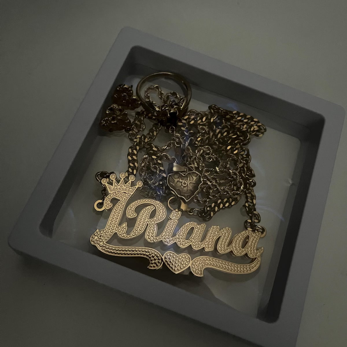 𝓒𝓤𝓢𝓣𝓞𝓜 𝓓𝓞𝓤𝓑𝓛𝓔 𝓟𝓛𝓐𝓣𝓔𝓓 𝓒𝓗𝓐𝓘𝓝