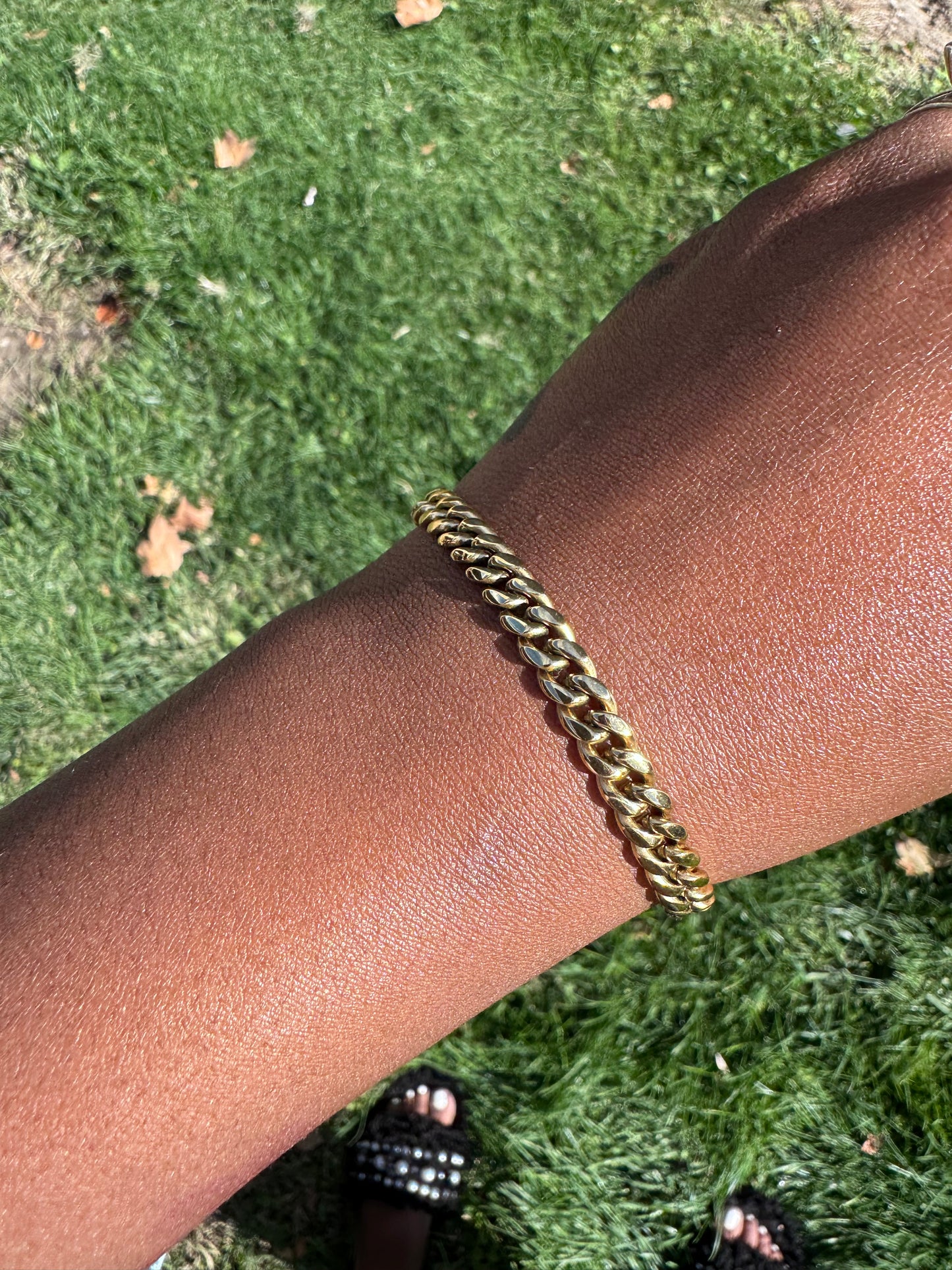 𝓒𝓤𝓑𝓐𝓝 𝓛𝓘𝓝𝓚 𝓑𝓡𝓐𝓒𝓔𝓛𝓔𝓣